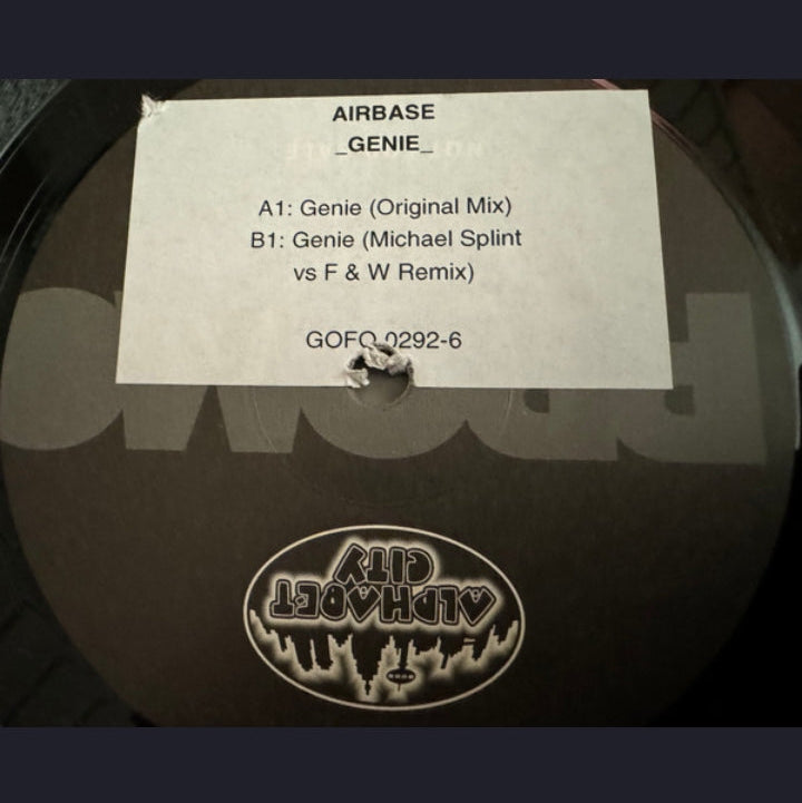 Airbase - Genie (Edición Original Alemania, Go For It / Alphabet City, 2002)