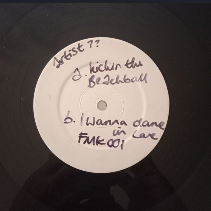 Unknown Artist - Kickin' The Beachball / I Wanna Dance In Love (Edición Original UK, White Label, 1999)